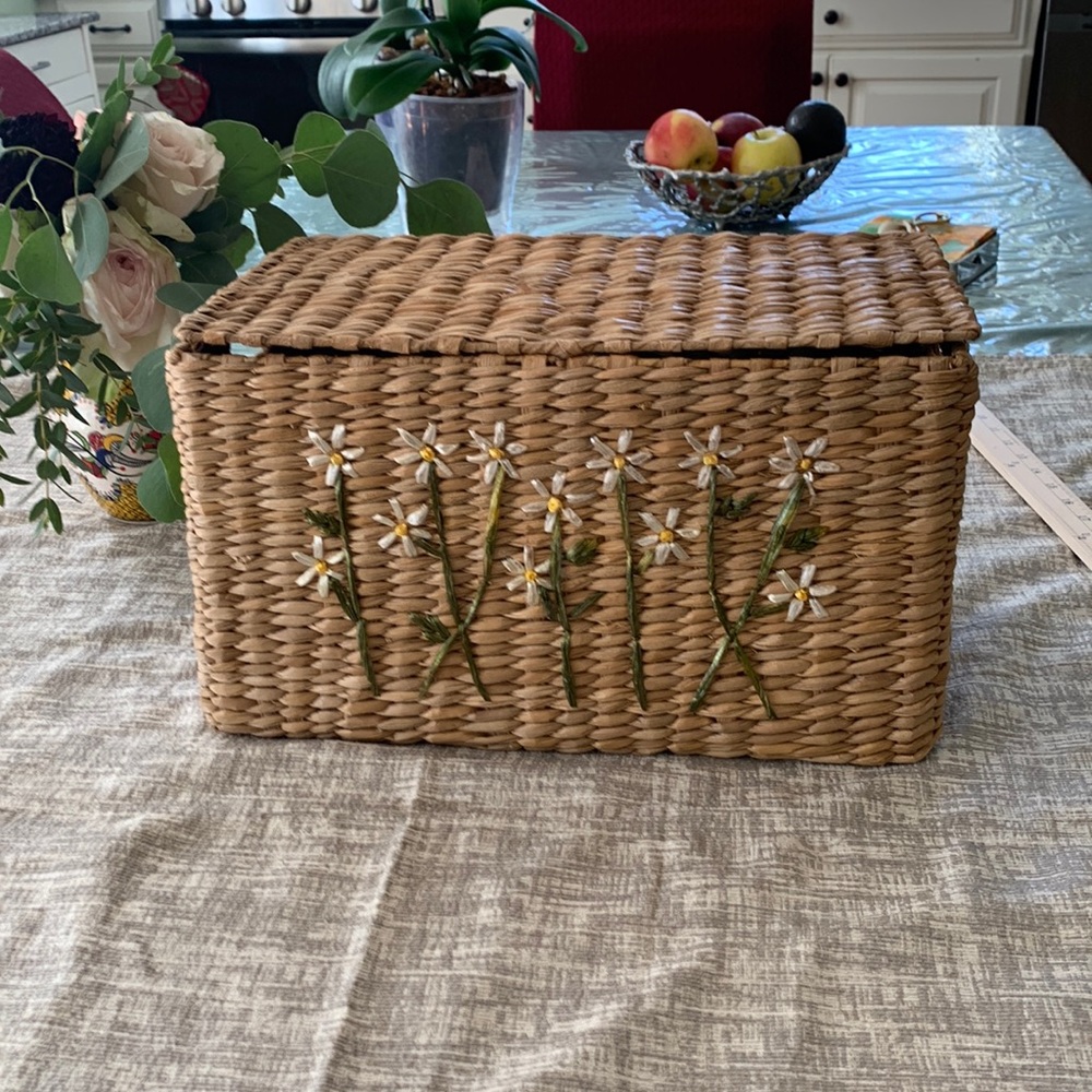 Straw box - Picture 1 of 7
